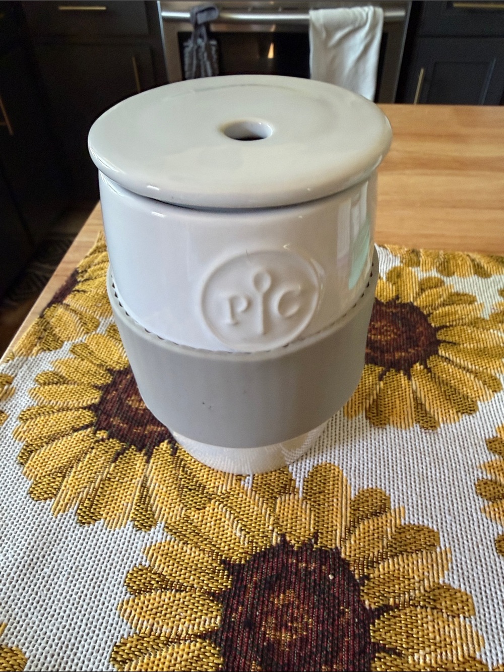 Pampered Chef White Ceramic Egg Cooker